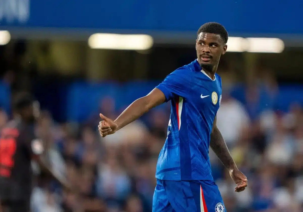 很显然, 球迷冠以水